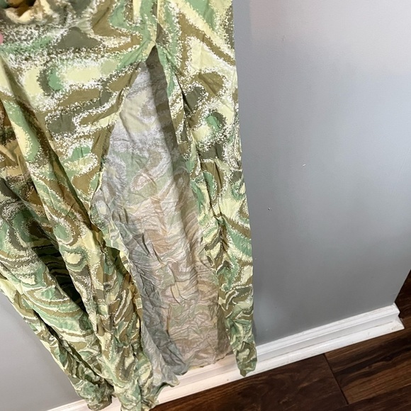 INDAH Ingrid Halter Maxi Imagine Green Swirl Wave - Picture 7 of 12